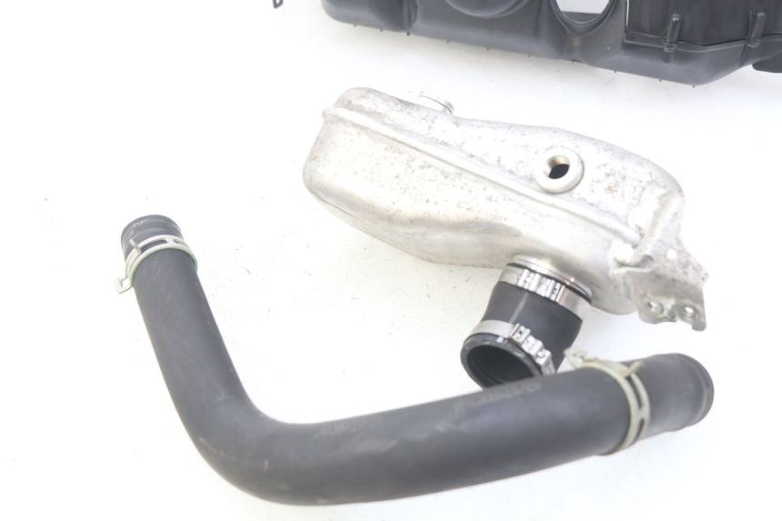 photo de COMPRESSEUR PEUGEOT SATELIS COMPRESSOR K15 125 (2006 - 2009) - Points de fixation