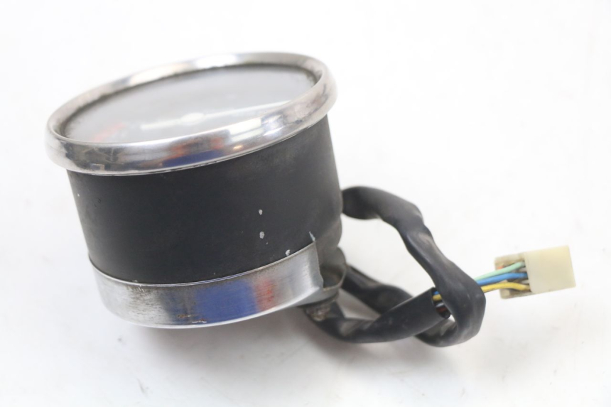 photo de COMPTE TOUR SUZUKI GN 125 (1997 - 2000) - Autre angle de vue