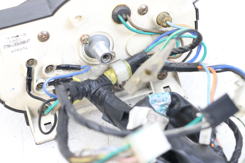 photo de COMPTEUR KYMCO AGILITY 4T 50 (2005 - 2018) - Autre angle de vue