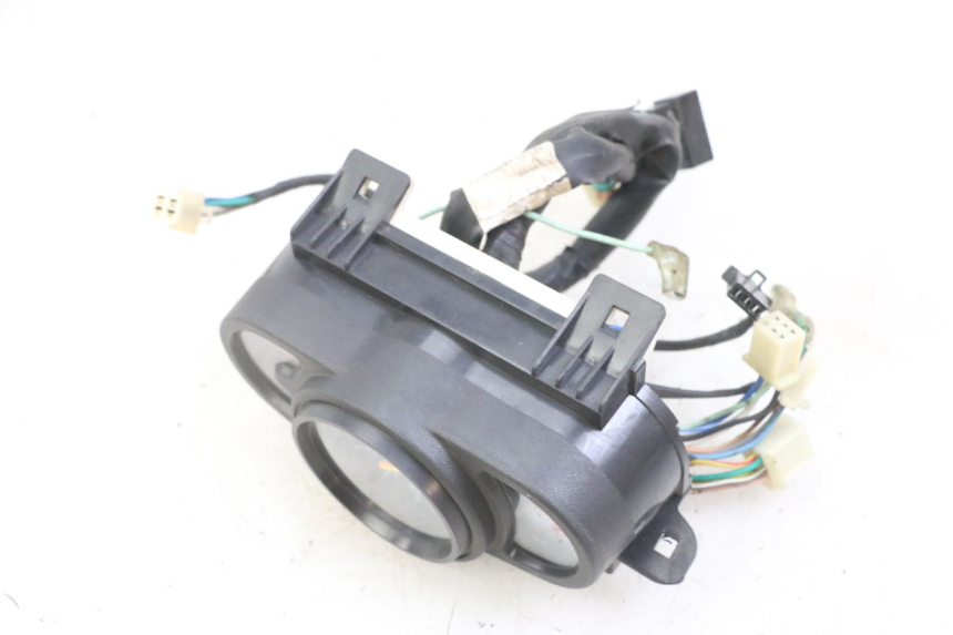 photo de COMPTEUR KYMCO AGILITY 4T 50 (2005 - 2018) - Gros plan technique