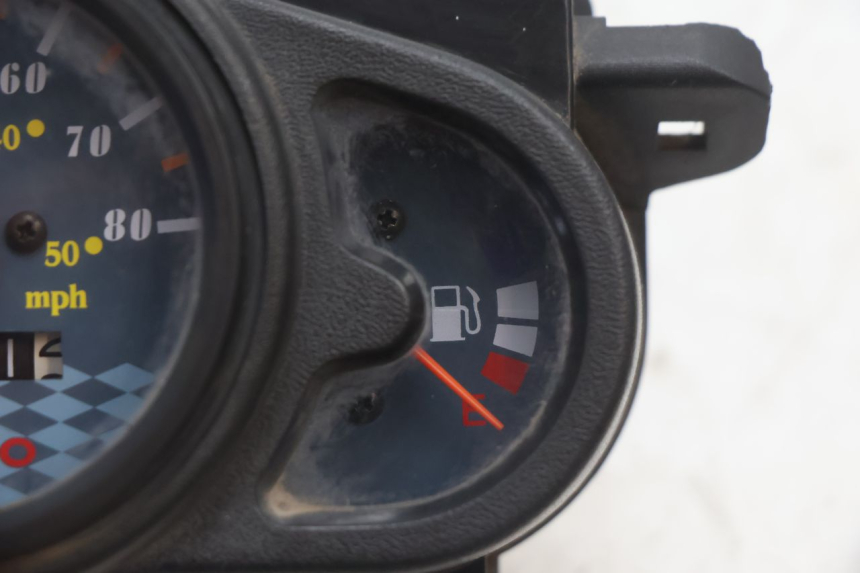 photo de COMPTEUR KYMCO AGILITY 4T 50 (2005 - 2018) - Gros plan technique