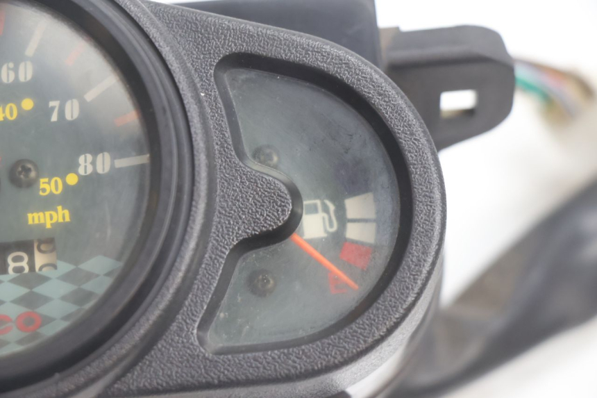 photo de COMPTEUR KYMCO AGILITY 4T 50 (2005 - 2018) - Gros plan technique