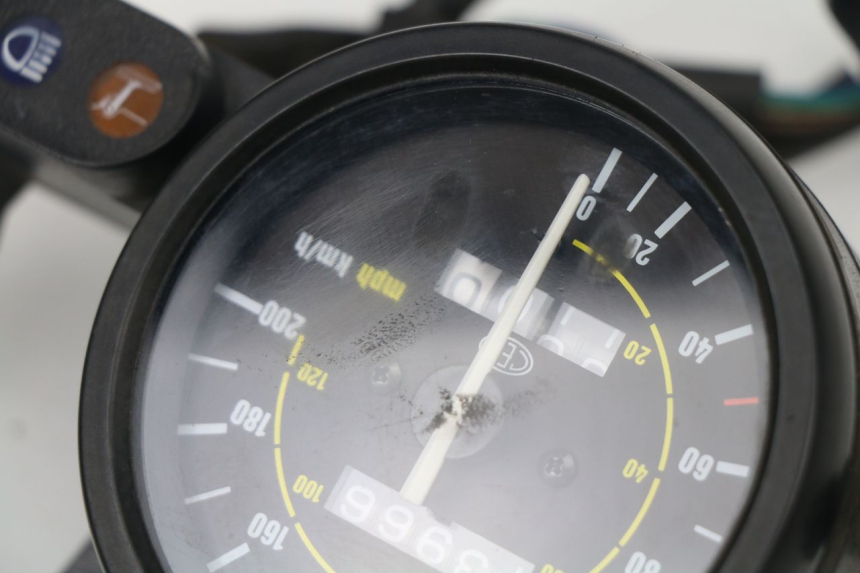 photo de COMPTEUR  APRILIA TUONO 125 (2003 - 2005) - Zoom état d’usage