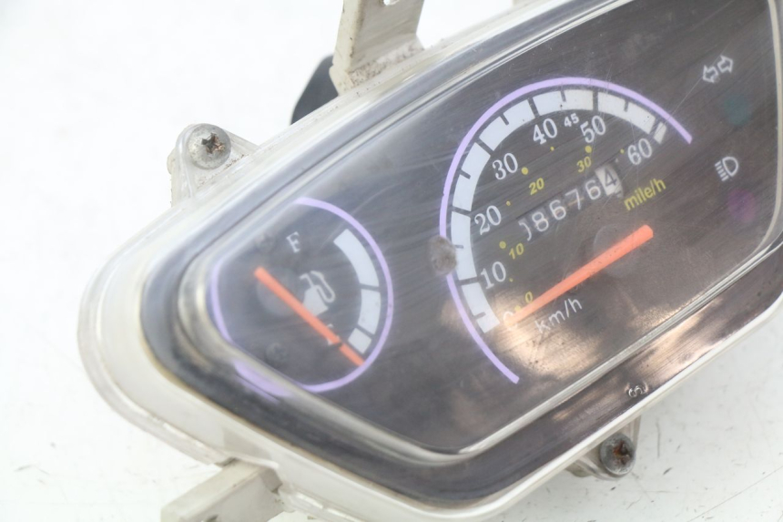 photo de COMPTEUR TAOTAO BEATBOX 2 50 (2005 - 2017) - Points de fixation