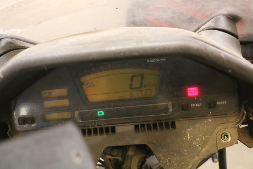 photo de COMPTEUR SUZUKI BURGMAN 650 (2002 - 2004) - Zoom composants