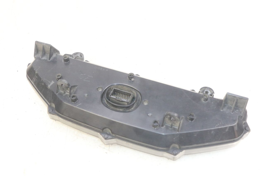 photo de COMPTEUR SUZUKI BURGMAN 650 (2002 - 2004) - Gros plan technique