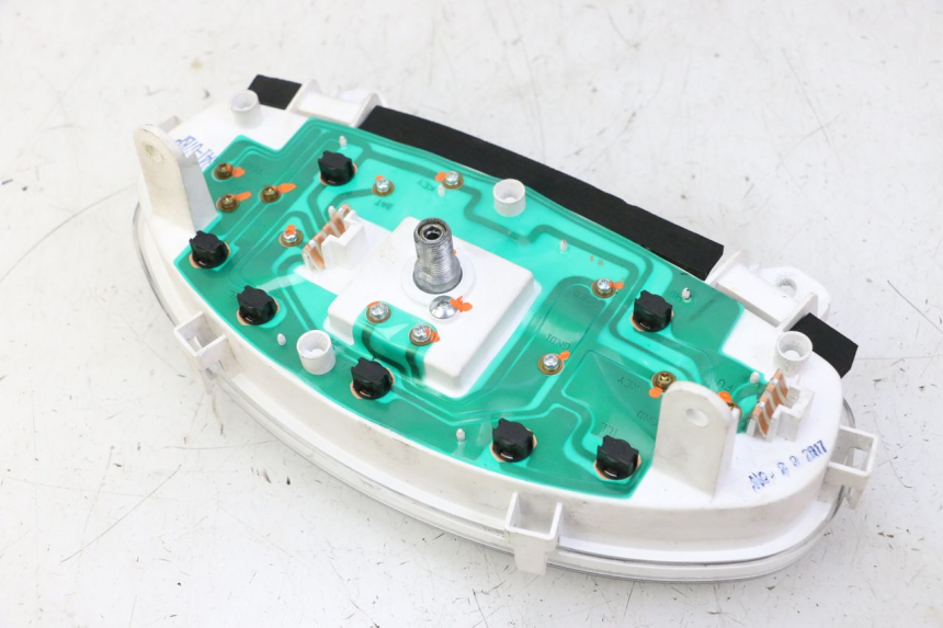 photo de COMPTEUR SUZUKI BURGMAN 125 (2007 - 2014) - Autre angle de vue