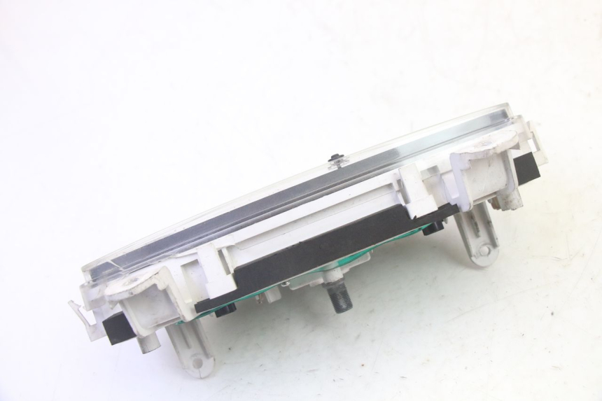 photo de COMPTEUR SUZUKI BURGMAN 125 (2007 - 2014) - Gros plan technique