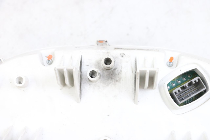 photo de COMPTEUR  SUZUKI BURGMAN 650 (2013 - 2020) - Détails caractéristiques