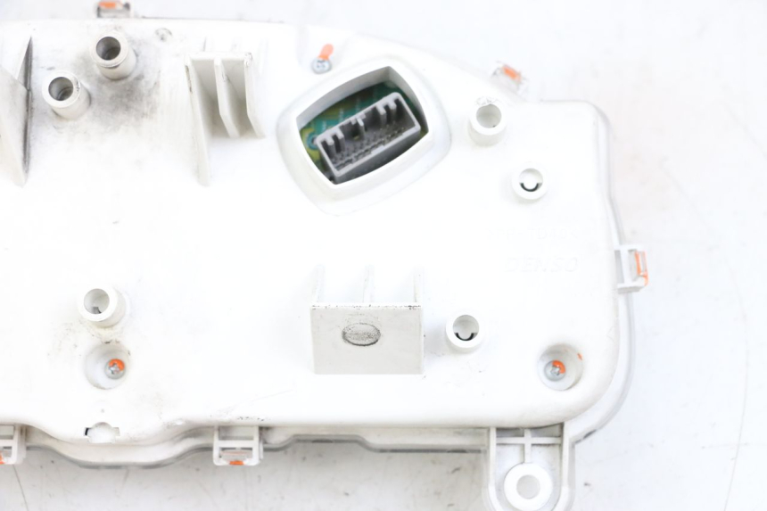 photo de COMPTEUR  SUZUKI BURGMAN 650 (2013 - 2020) - Zoom composants