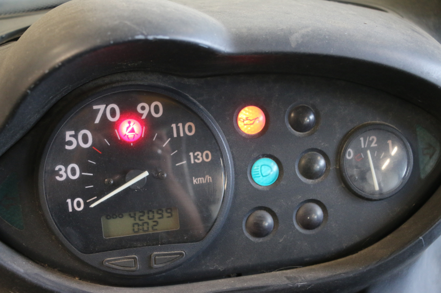 photo de COMPTEUR BMW C1 125 (2000 - 2003) - Gros plan technique
