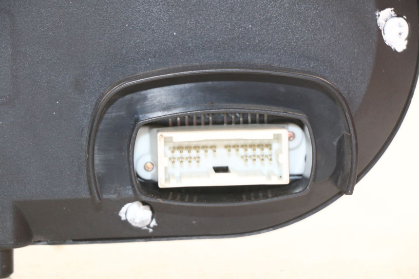 photo de COMPTEUR  HONDA CBR 919 RR FIREBLADE 900 (1998 - 1999) - Gros plan technique