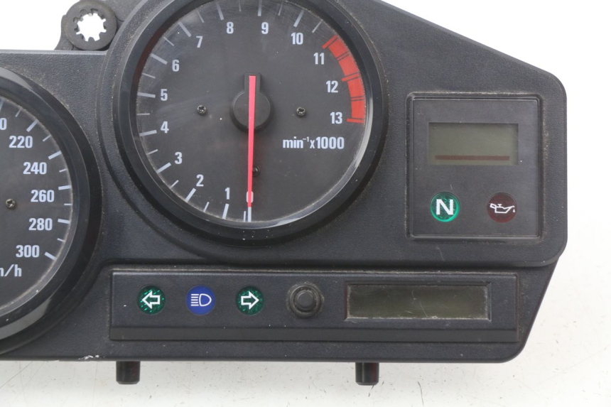 photo de COMPTEUR  HONDA CBR 919 RR FIREBLADE 900 (1998 - 1999) - État de surface