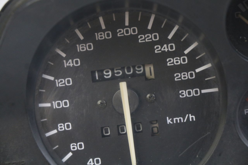 photo de COMPTEUR HONDA CBR F SC25 1000 (1989 - 1992) - Zoom composants