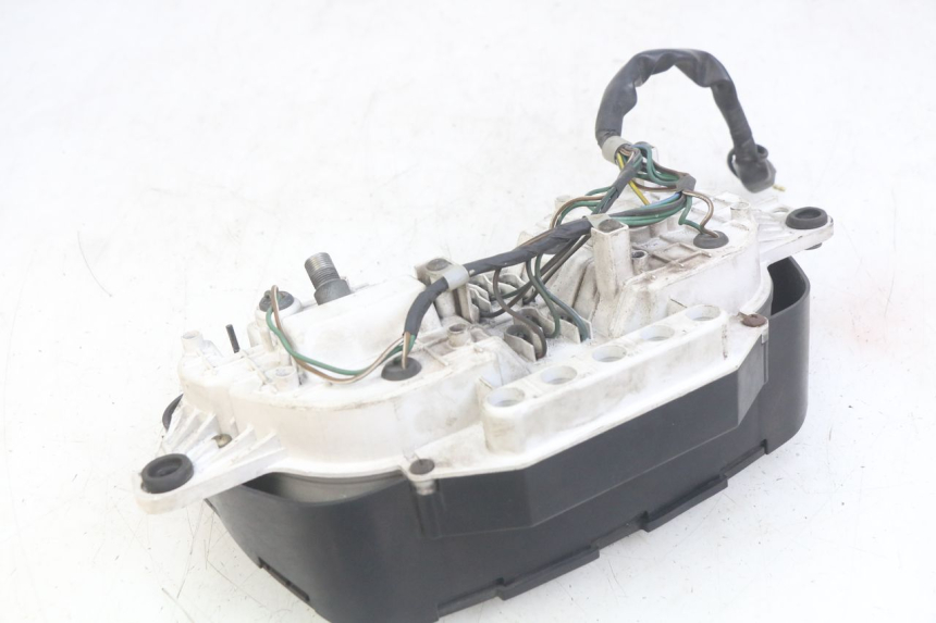 photo de COMPTEUR HONDA CBR F SC25 1000 (1989 - 1992) - Points de fixation