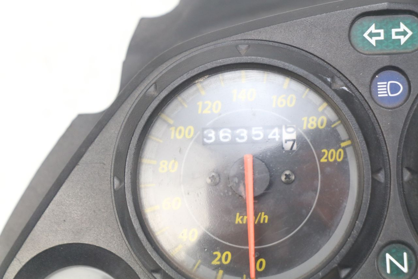 photo de COMPTEUR  HONDA CBR R 125 (2003 - 2006) - Détail de la pièce