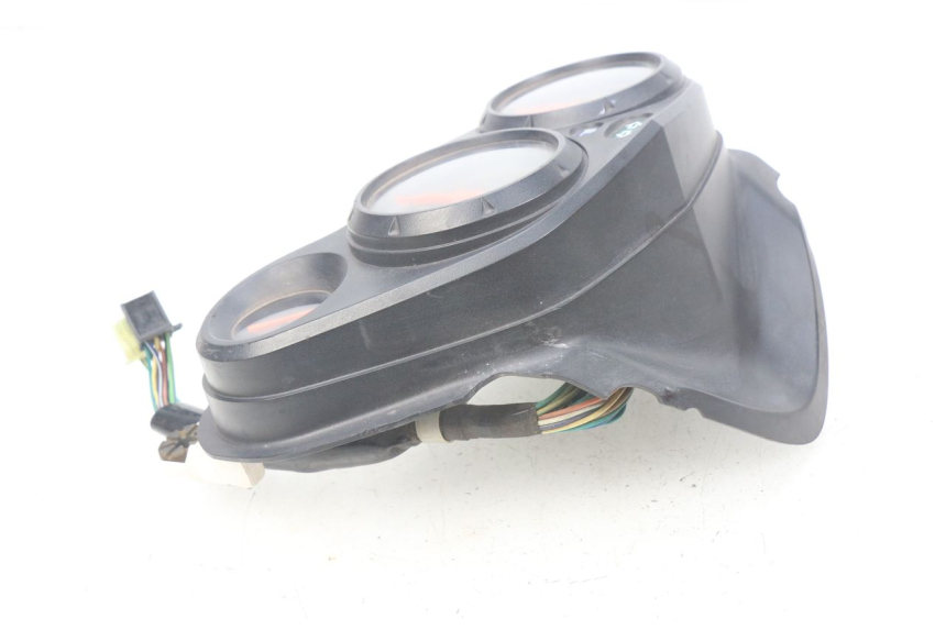 photo de COMPTEUR  HONDA CBR R 125 (2003 - 2006) - Autre angle de vue