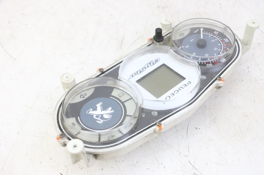 photo de COMPTEUR PEUGEOT CITYSTAR 50 (2013 - 2017) - Gros plan technique