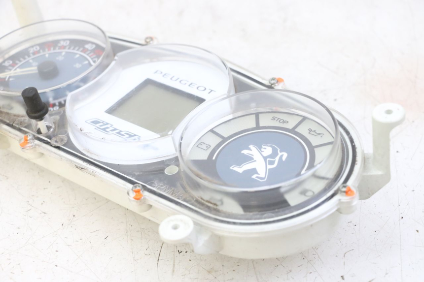 photo de COMPTEUR PEUGEOT CITYSTAR 50 (2013 - 2017) - Gros plan technique