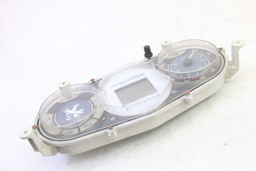 photo de COMPTEUR PEUGEOT CITYSTAR 50 (2013 - 2017) - Points de fixation