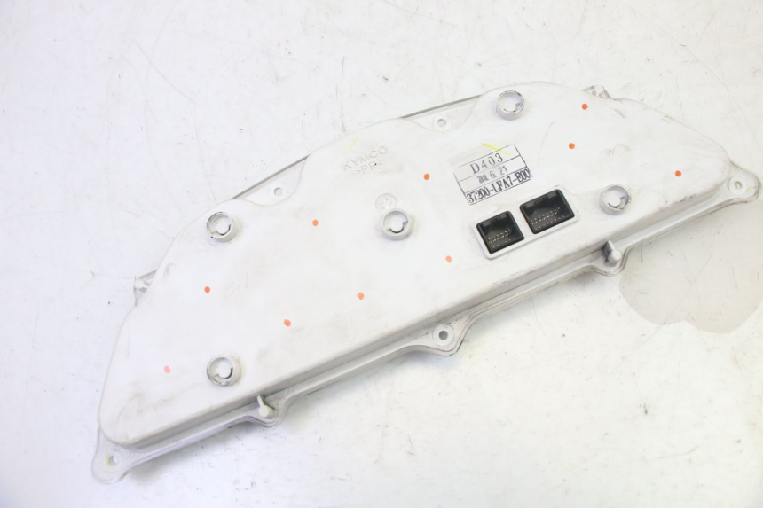 photo de COMPTEUR KYMCO DINK STREET 125 (2009 - 2014) - État de surface