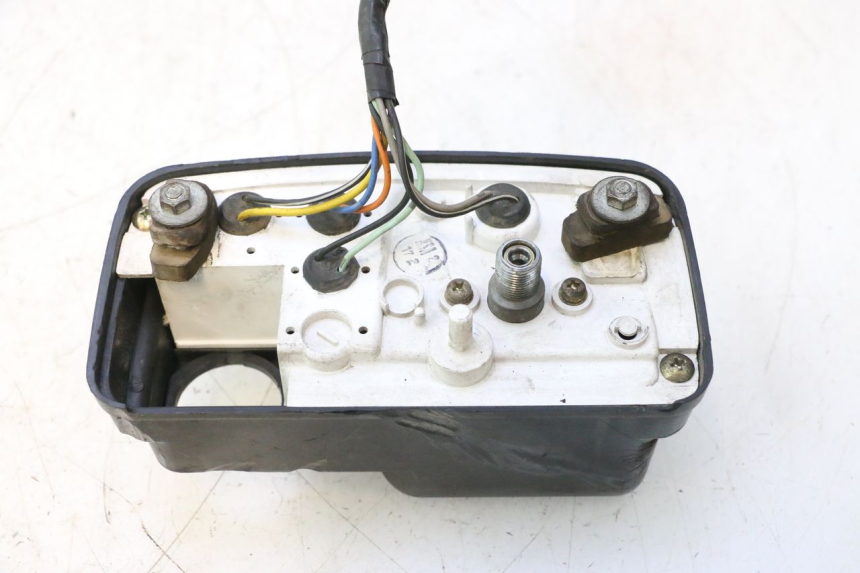 photo de COMPTEUR  SUZUKI DR S 600 (1985 - 1989) - Points de fixation
