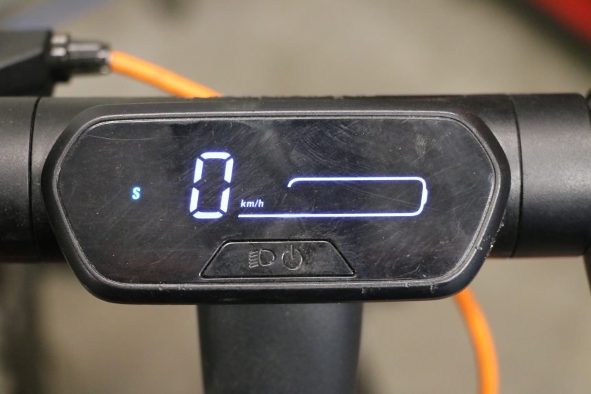 photo de COMPTEUR SEGWAY NINEBOT E2 1 - Zoom état d’usage