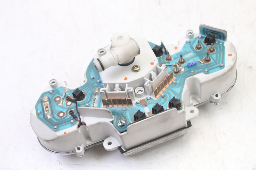 photo de COMPTEUR  PEUGEOT ELYSEO 125 (1999 - 2004) - Points de fixation