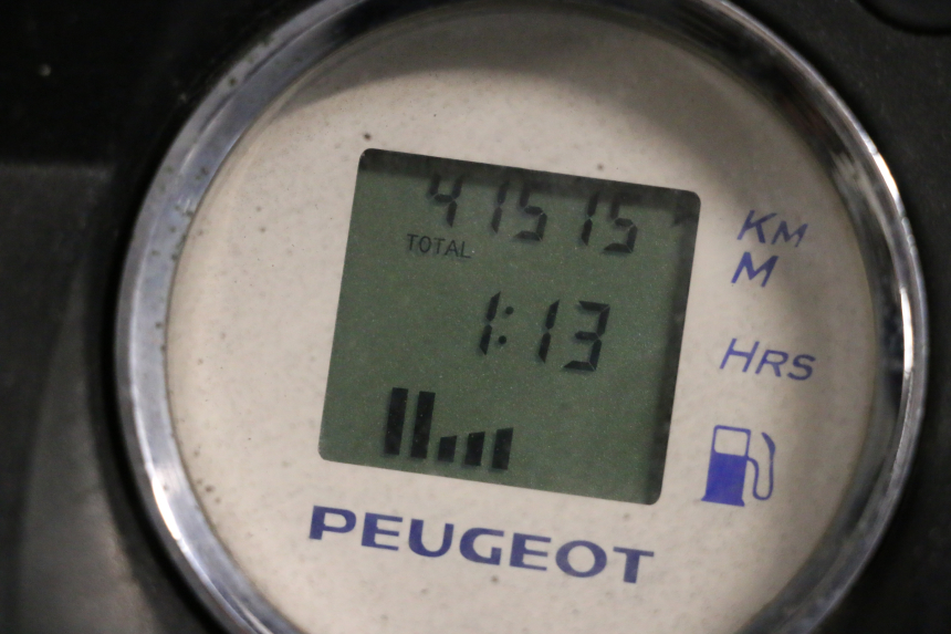 photo de COMPTEUR PEUGEOT ELYSTAR 50 (2002 - 2014) - Autre angle de vue