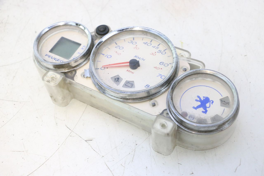 photo de COMPTEUR PEUGEOT ELYSTAR 50 (2002 - 2014) - État de surface
