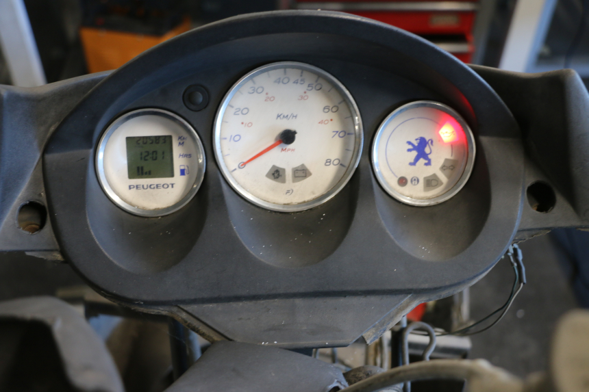 photo de COMPTEUR PEUGEOT ELYSTAR 50 (2002 - 2014) - Zoom état d’usage