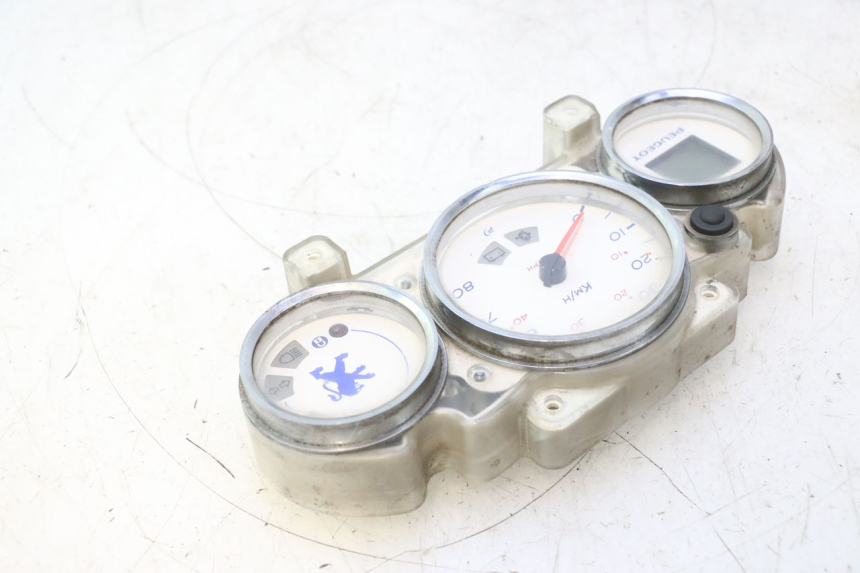 photo de COMPTEUR PEUGEOT ELYSTAR 50 (2002 - 2014) - Points de fixation