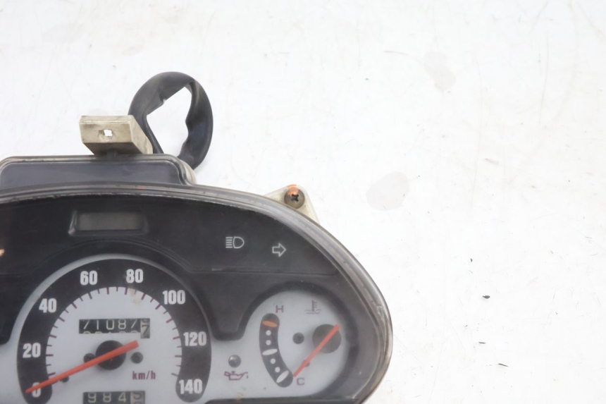 photo de COMPTEUR HONDA FES PANTHEON 2T 125 (1998 - 2002) - Vue d’ensemble
