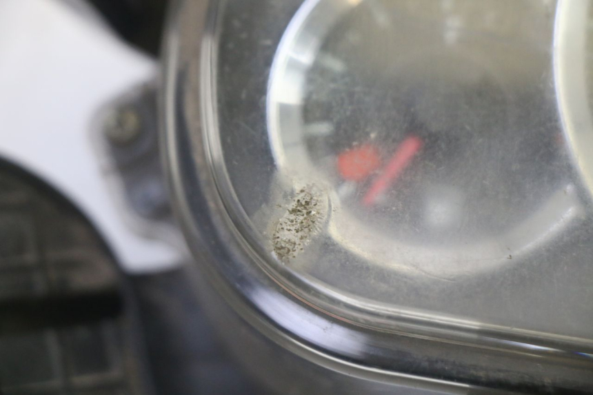 photo de COMPTEUR HONDA FES S-WING SWING ABS 125 (2007 - 2015) - Autre angle de vue