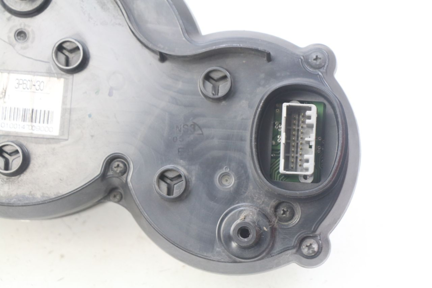 photo de COMPTEUR YAMAHA FJR ABS 1300 (2006 - 2012) - Autre angle de vue