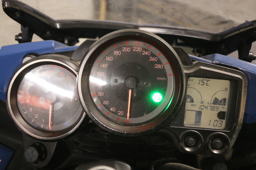 photo de COMPTEUR YAMAHA FJR ABS 1300 (2006 - 2012) - Vue rapprochée