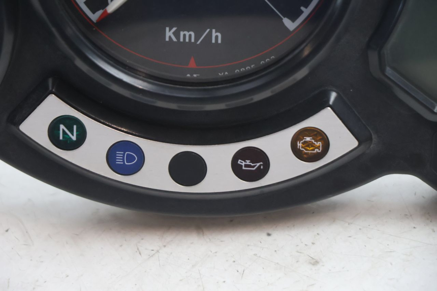 photo de COMPTEUR  YAMAHA FJR 1300 (2001 - 2005) - Autre angle de vue