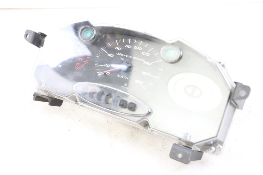 photo de COMPTEUR  HONDA FJS SILVER WING SILVERWING 400 (2005 - 2008) - Autre angle de vue