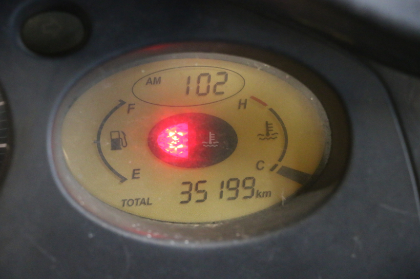 photo de COMPTEUR  HONDA FJS SILVER WING SILVERWING 400 (2005 - 2008) - Gros plan technique
