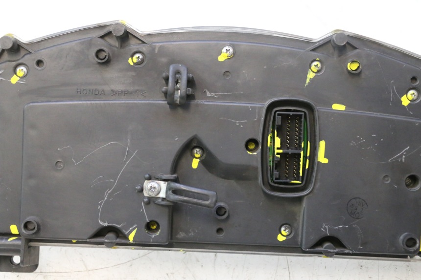 photo de COMPTEUR  HONDA FJS SILVER WING SILVERWING 400 (2005 - 2008) - Vue rapprochée