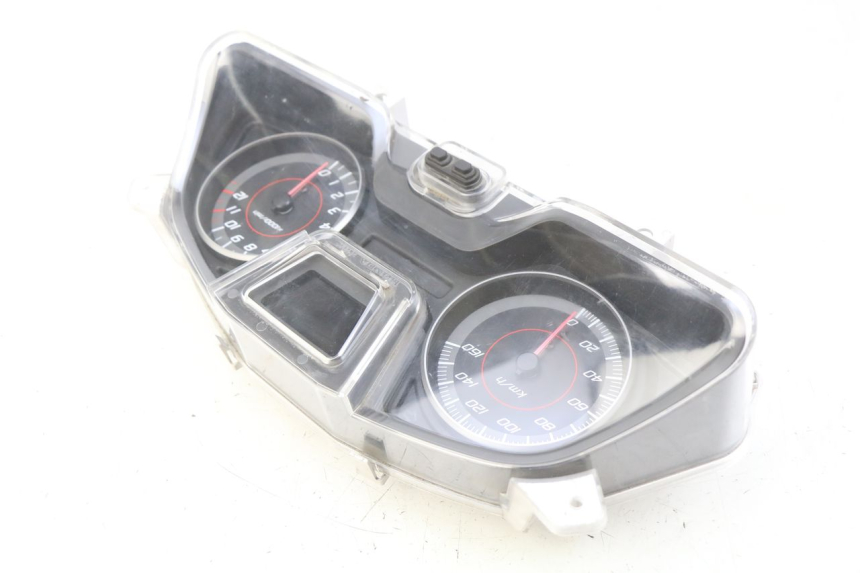 photo de COMPTEUR HONDA FORZA 125 (2015 - 2016) - Autre angle de vue