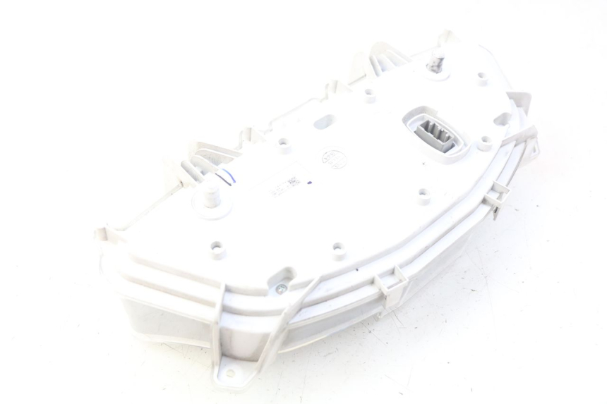 photo de COMPTEUR HONDA FORZA 125 (2015 - 2016) - Points de fixation