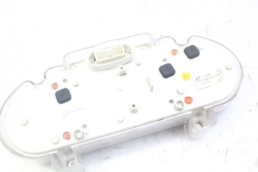 photo de COMPTEUR  PEUGEOT GEOPOLIS RS 125 (2007 - 2009) - Points de fixation