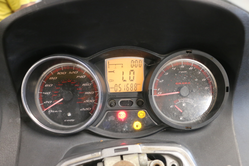 photo de COMPTEUR GILERA GP 800 (2007 - 2013) - Détail de la pièce