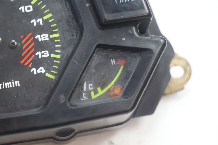 photo de COMPTEUR  KAWASAKI GPX F ZX750F 750 (1986 - 1990) - Points de fixation