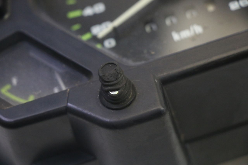 photo de COMPTEUR  KAWASAKI GPX R WARBIRD 600 (1988 - 1993) - Autre angle de vue