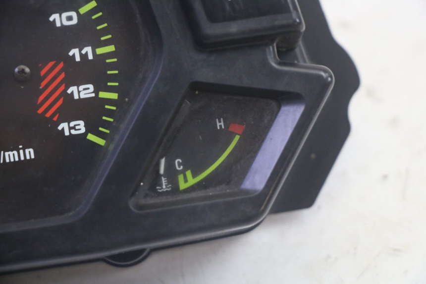 photo de COMPTEUR  KAWASAKI GPX R WARBIRD 600 (1988 - 1993) - État de surface