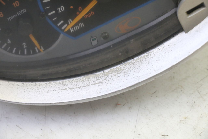 photo de COMPTEUR  KYMCO GRAND DINK 125 (2002 - 2007) - Gros plan technique