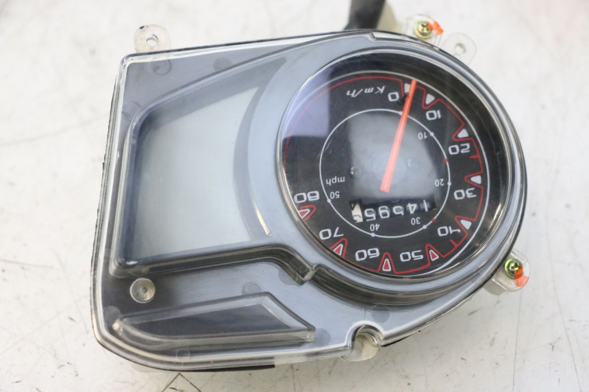 photo de COMPTEUR TNT MOTOR GRIDO 2T 50 (2010 - 2019) - Zoom état d’usage