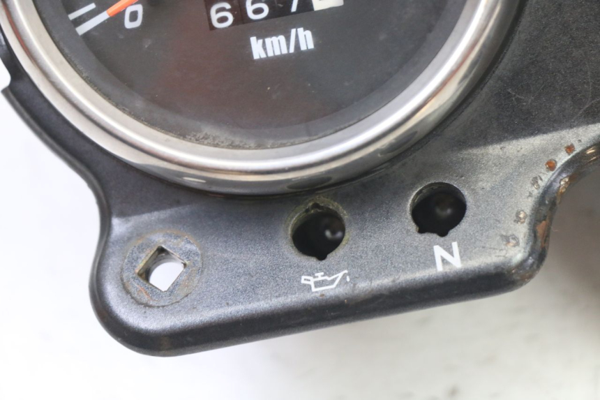 photo de COMPTEUR  SUZUKI GS GSE 500 (2001 - 2003) - Autre angle de vue
